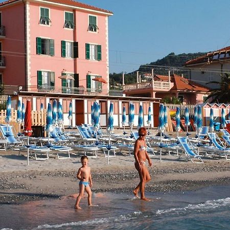 Hotel La Milanese Pietra Ligure Exteriör bild