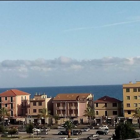 Hotel La Milanese Pietra Ligure Exteriör bild