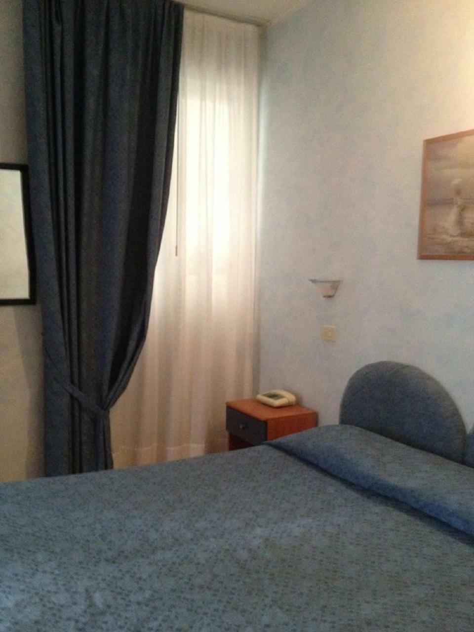Hotel La Milanese Pietra Ligure Exteriör bild