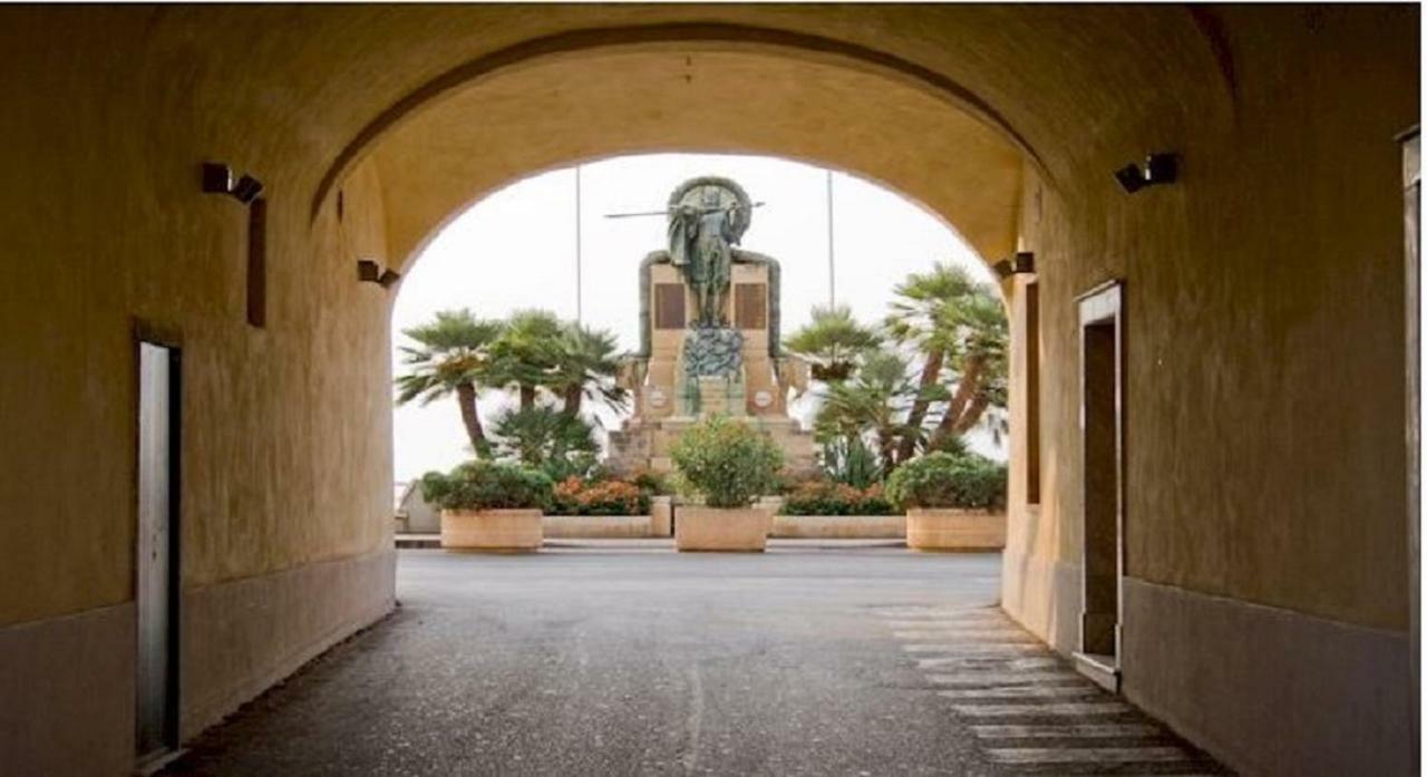Hotel La Milanese Pietra Ligure Exteriör bild