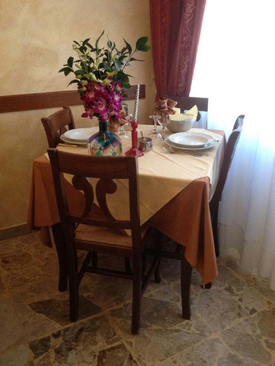 Hotel La Milanese Pietra Ligure Exteriör bild