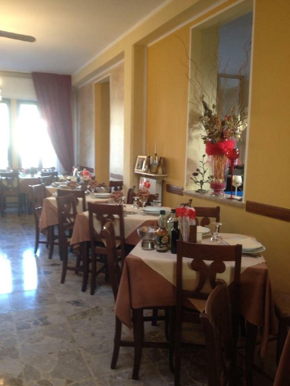 Hotel La Milanese Pietra Ligure Exteriör bild