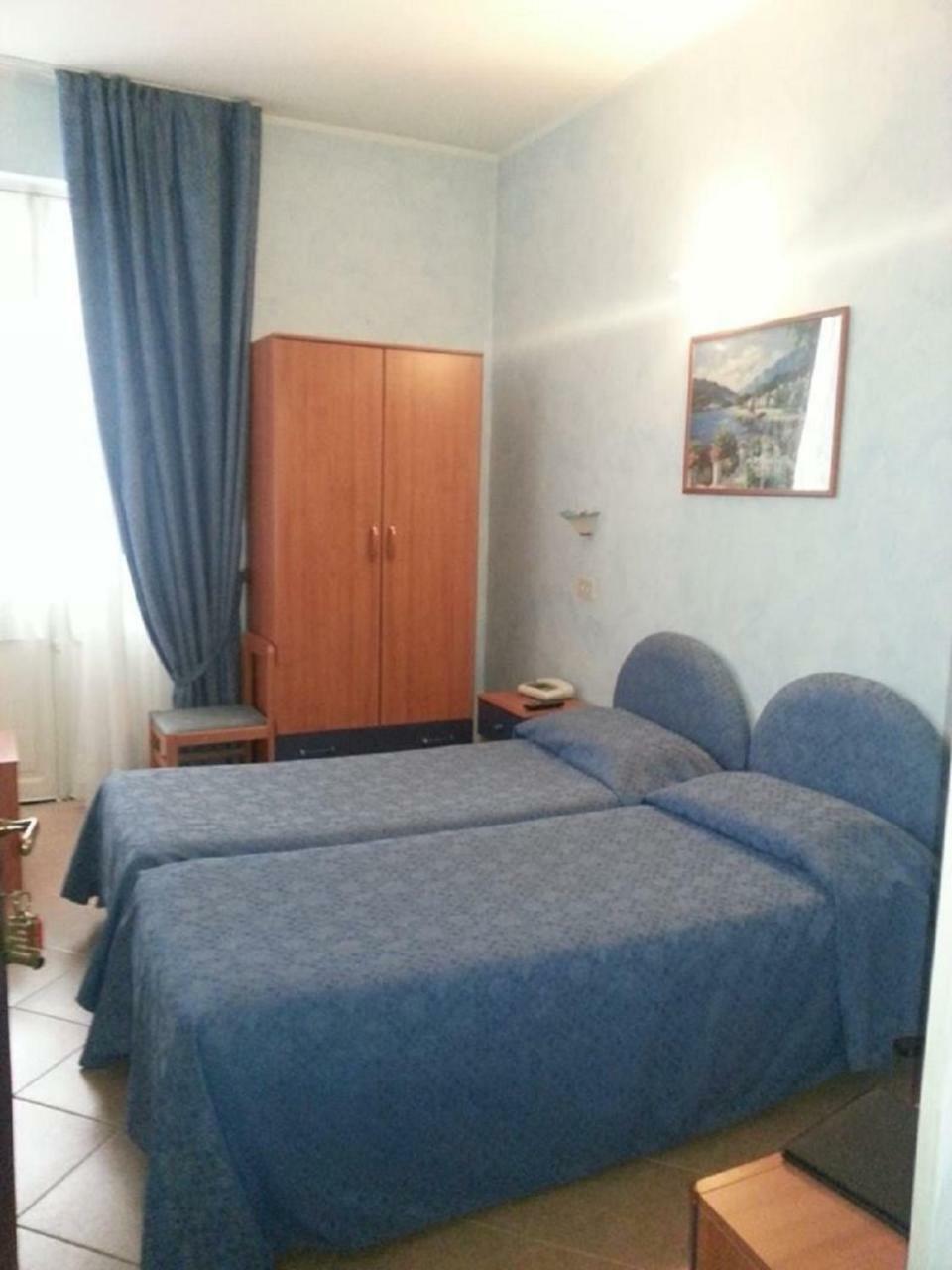 Hotel La Milanese Pietra Ligure Exteriör bild