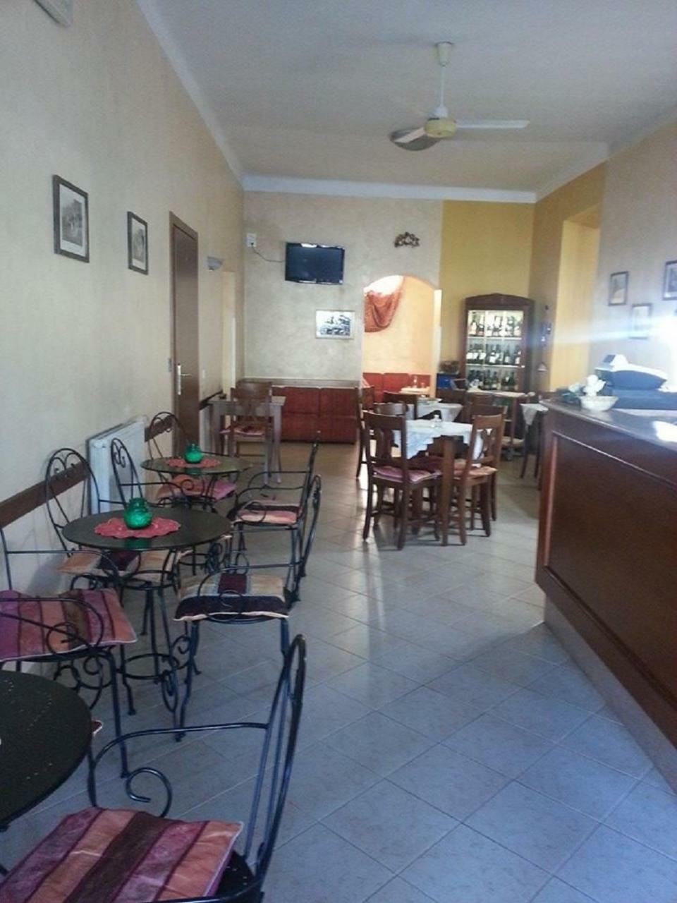Hotel La Milanese Pietra Ligure Exteriör bild