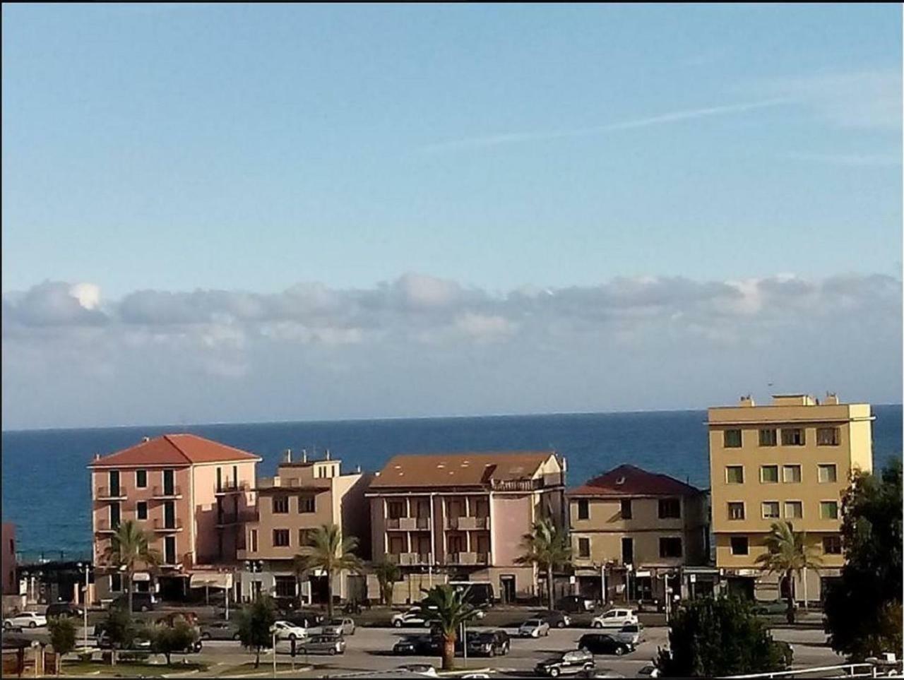 Hotel La Milanese Pietra Ligure Exteriör bild